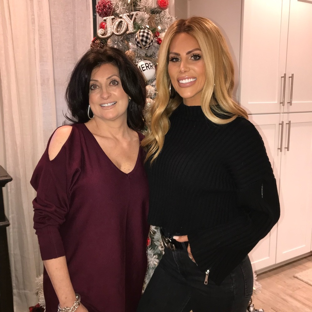 Cropped Zara sweater with zipper detail